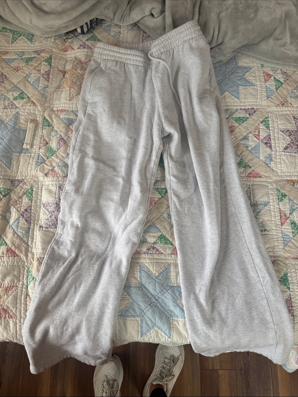 Aritzia Light Gray Kids Sweatpants with Drawstring